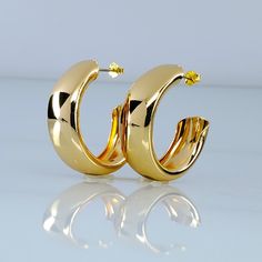 Brand New Women's Chunky Gold Semi Hoop Earrings Genuine 14k Gold Plated 925 Sterling Silver (Stamped) 1.3" Tall .7" Thick Comfortable & Lightweight Retail Price $295 Buy With Confidence From A Trusted Seller With A 99%+ Feedback Rating! A0133 (Id-1020-) Sterling Silver Plated Hoop Earrings, Luxury Sterling Silver Plated Hoop Earrings, Sterling Silver Hoop Jewelry With Plating, Classic Hoop Jewelry With Plating, Classic Hoop Plated Jewelry, Classic Plated Hoop Earrings For Anniversary, Shiny Finish Huggie Earrings As Gift, Gold Sterling Silver Hoop Earrings With Shiny Finish, Modern Hoop Earrings With Plating As A Gift