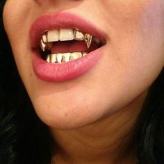 Double Fangs, Girls With Grills, Gold Fangs, Girl Grillz, Fang Grillz, Grillz Teeth, Diamond Grillz, Gold Grill, Gold Grillz