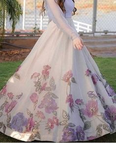 Hand Painted Floral Wedding Skirt Floor Length Gown - Etsy Romania Hand Painted Wedding Dress, Painted Wedding Dress, Bridesmaid Skirt, Bridesmaid Skirts, Gown Bridesmaid, Beaded Skirt, Fabric Paint Designs, Wedding Skirt, Cute Wedding