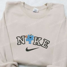 Cookie Monster x Nike Swoosh Cartoon Embroidered Hoodie, Inspired Nike Embroidered Shirt, Best Gift for Family Nike Cartoon, Nike Inspired, Embroidered Apparel, Cute Nike Outfits, Cartoon Shirts, Cute Shirt Designs, Cartoon Sweatshirts, Shirt Nike, Hoodie Material