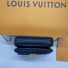 Description Louis Vuitton Micro Metis Monogram Empreinte Black For Women, Women’s Handbags, Shoulder And Crossbody Bags 5.5in/14cm LV Rep 1:1 Size: 5.5 x 4.3 x 1.4 inches / 14 x 11 x 3.5 cm (Length x Width x Height) The Micro Métis is a miniature version of the emblematic Pochette Métis bag. Crafted from supple Monogram Empreinte, this mini-satchel on its removable, gold-tone chain is a fashionable way to carry essentials. It features the key signatures of the Métis line, including the iconic S- Key Signatures, Baby Tote Bag, Louis Vuitton Trunk, Pochette Metis, Baby Bag, Black Handbags, Kids Bags, Handbag Backpack, Drawstring Bag