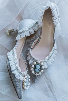 Vintage Low Heel Wedding Shoes For Party, Elegant Formal Closed Toe Kitten Heels, Vintage Wedding Heels With 4-inch Heel, Elegant Silver Kitten Heels With Round Toe, Elegant Silver Kitten Heels With 4-inch Heel, Feminine Formal Wedding Shoes With Low Heel, Vintage Wedding Heels With Pointed Toe, Elegant Fitted Kitten Heels For Gala, Vintage Heels With Pointed Toe For Wedding