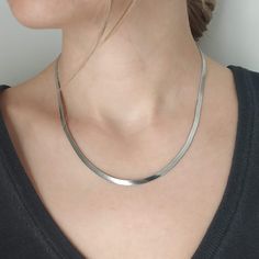 Our delicate stainless steel snake flat necklace is a contemporary necklace that is the perfect complement to your everyday looks. The necklace is of high quality and can accompany every style you choose! It is the perfect gift for you and your loved ones! Very elegant, yet minimalistic, our necklace is the perfect gift for special occasions such as weddings, birthdays, anniversaries, and holidays, and also a unique proposal for your loved ones, even yourself. Please keep in mind that the neckla Flat Necklace, Pig Earrings, Wood Resin Necklace, Chunky Chain Necklace, Hammered Bracelet, Contemporary Necklace, Chunky Chain Necklaces, Greek Jewelry, Snake Necklace