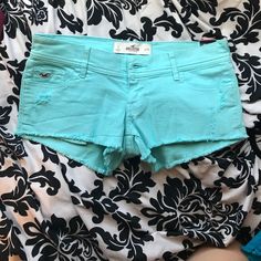 Super Cute But Unfortunately Too Small For Me! Never Worn Blue Stretch Jean Shorts For Summer, Blue Stretch Jean Shorts For The Beach, Blue Stretch Jean Shorts For Beach, Mid-rise Blue Shorts For Beach, Hollister Shorts, Beautiful Wallpapers Backgrounds, Aesthetic Outfit, Wallpapers Backgrounds, Summer Aesthetic