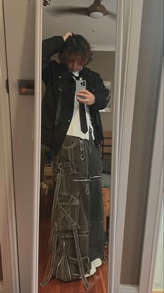 Alt Outfit Inspo Masc, Men Alternative Fashion, Masc Alt Outfits, Outfits School Appropriate, Goth Outfits Aesthetic, Alt Boys, Alt Boy, Acubi Style, Slay Outfits