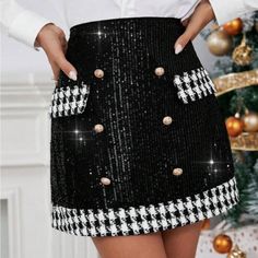 Super Cute And Stylish Ships In 5-10 Business Days Elegant Houndstooth Mini Skirt, Elegant Black Skirt With Houndstooth Pattern, Elegant Black Houndstooth Pattern Skirt, Elegant Black Houndstooth Skirt, Black Houndstooth Mini Skirt For Winter, Winter Black Houndstooth Mini Skirt, Fitted Plaid Skirt For Party, Rose Skirt, Rose Black