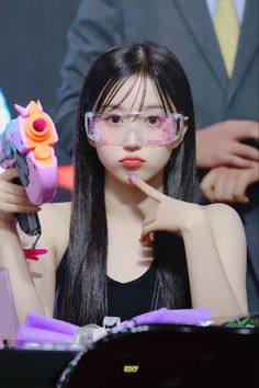 Funny Minion Pictures, Nmixx Haewon, Baby Pink Aesthetic, Girl Icons, Kpop Girl Groups, Kpop Groups, Pink Aesthetic, Pop Group, Kpop Idol