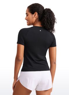 Seamless collection of smooth, soft knit fabric is designed to help reduce chafing and quick drying. Workout tops with raglan sleeves allow you to move freely. Breathable mesh in sweaty areas keeps you cool. Feature & Fitting: 
 Design for running and training 
 Slim fit, waist length 
 Crew neck, Raglan sleeve 
 Mesh panels in high sweat areas 
 Fabric: 
 Fast sweat-wicking keep you dry 
 Minimal seams to reduce chafe 
 Four-way stretch, good elasticity, no sense of restraint 
 96% Polyamid Breathable Elastane Sports Top, Solid Seamless T-shirt For Athleisure, High Stretch Go-dry Crew Neck T-shirt, Versatile Breathable Tops, Versatile Breathable Elastane Tops, Solid Nylon Tops For Running, Seamless Short Sleeve T-shirt For Gym, Functional Elastane Gym Tops, Functional Moisture-wicking Elastane Tops