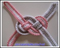 an image of a knot that is made out of yarn