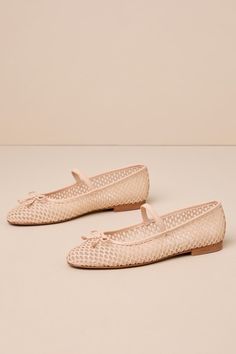 Elegant Mesh Ballet Flats For Summer, Elegant Summer Mesh Ballet Flats, Elegant Beige Flats For Summer, Elegant Closed Toe Ballet Flats For Summer, Feminine Beige Ballet Flats For Summer, Summer Mesh Ballet Flats With Round Toe, Elegant Flat Heel Ballet Flats For Summer, Feminine Beige Flats For Spring, Spring Woven Leather Ballet Flats