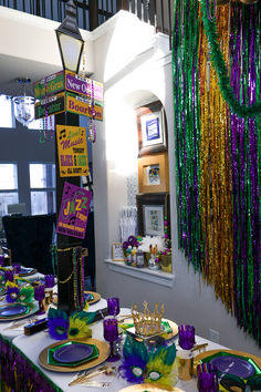 Mardi Gras party setup with green, purple, and gold decorations. Mardi Gras Birthday Party, Mardi Gras Party Ideas, Mardi Gras Ball, Prom Theme, Mardi Gras Decorations, Let The Good Times Roll, Fat Tuesday, Birthday Dinner