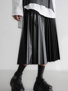 Vegan leather pleated skirt. Flared A Line. Model is in MINUSEY ONE SIZE. ✔️ Free worldwide express shipping over $100✔️ Loved by 6,500+ customers✔️ Limited edition collections, maximum style⠀⠀⠀⠀⠀⠀⠀⠀⠀Stay ahead of the trend with can’t-find-anywhere-else staples. Your closet will thank you 💕 * MINUSEY ONE SIZE = EU 34-38, US 2-6* 100% PU Leather* Dry clean* Made in Korea - Model Height: 172cm/5'7" (US2, EU34) Pleated Midi Skirt Outfit Winter, Pleated Midi Skirt Outfit, Midi Skirt Outfit Winter, Beige Pleated Skirt, Pleated Flare Skirt, Knife Pleated Skirt, Knife Pleat, Midi Skirt Outfit, Leather Pleated Skirt