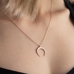 Crescent Moon Necklace, Tusk Crescent Moon Necklace, Tusk Necklace, Upside Down Moon Necklace, Double Horn Necklace, Christmas Gift-Mom Gift  FREE SHIPPING 925 STERLING SILVER %100 HANDMADE It's very suitable for daily wear. This necklace is made of real 925 sterling silver with gold plated. Nickel, Lead, Cadmium free. 👉  Crescent Moon Necklace  INFORMATION: Color: Silver, Gold, Rose Gold Material: 925 Sterling Silver Dimensions: 18 * 18 mm H O W - TO - O R  D  E  R  Moon Necklace 1- Select Fin Crescent-shaped Jewelry Gift, Rose Gold Crescent Jewelry Gift, Rose Gold Moon Necklace For Gift, Rose Gold Crescent Necklace Gift, Personalized Crescent Necklace For Gift, Mom Daughter Jewelry, Moon Necklace Gold, Tusk Necklace, Crescent Moon Necklace Silver