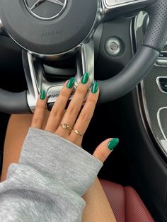 Different Nail Color Ideas, Nails Acrylic Plain Simple, September Summer Nails, Gel Nails Light Green, Simple Solid Color Nail Ideas, Almond Nail Colors Summer, Blue Nail Ideas Coffin, August Nails Green, Hailey Bieber Green Nails