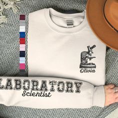 Personalized Lab Scientist Sweatshirt Medical Student - Etsy Lab Outfits Women, Medical Student Graduation, Lab Scientist, Med Lab, Phd Gifts, Work Aesthetic, Dragon Shop, Lab Week, Women In Science