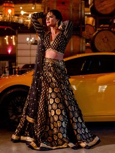 Indian Bridal Wear - Manpreet Toor Banaras Brocade Black Bridal Lehenga – B Anu Designs Black Bridal Lehenga, Banarasi Bridal Lehenga, Banarasi Lengha, Panel Lehenga, Net Dupatta Designs, Manpreet Toor, Indian Bridal Couture, Indian Wedding Lehenga, Banarasi Brocade