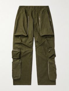 READYMADE's collections are made from military surplus fabrics and these cargo trousers are cut from lightweight cotton repurposed from vintage army tents. They have a slouchy, wide fit and oversized utility-style pockets. Army Tent, Mens Cargo Trousers, Army Pants, Military Surplus, Straight Trousers, Casual Trousers, Cargo Trousers, Mens Trousers, Green Cotton