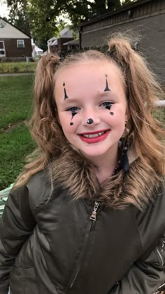 Kids Halloween Clown Makeup, Simple Clown Face Paint, Simple Halloween Makeup For Kids, Halloween Simple Face Paint, Toddler Clown Makeup, Kids Clown Face Paint, Cute Clown Makeup For Kids, Kid Clown Makeup, Scary Clown Makeup For Kids