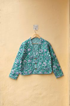 Hand Block Print Cotton Quilted Jacket, Green & White V-Neck New Style Cotton Kantha Jacket Indian Handmade Floral Women's Coat Gift for Her Size Chart- Medium Size- CHEST- 40 INCHES LENGTH- 23 INCH SLEEVE- 22 INCH Large Size- CHEST- 42 INCH LENGTH- 23 INCH SLEEVE- 22 INCH XL Size- CHEST- 44 INCHES LENGTH- 23 INCHES SLEEVE- 22 INCHES XXL Size- CHEST- 46 INCHES LENGTH- 23 INCHES SLEEVE- 22 INCHES NOTE- AS THE JACKETS ARE HANDMADE, EXPECT A SIZE VARIATION OF +-0.5 INCHES. Color- Green & White Boho Vest, Kantha Jacket, Reversible Coat, Women's Coat, Hand Block Print, Cotton Quilts, Quilted Jacket, Vintage Boho, New Style