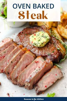 Discover how to make a delicious oven-baked steak that's caramelized on the outside and tender inside! Using simple techniques and a few handy tips, you can enjoy a perfectly cooked steak at home. Ideal for special occasions or a luxurious weeknight dinner. Visit our site for the full recipe and cooking tips to make your steak stand out! Sirloin Steak In The Oven, Cooking Sirloin Steak, Juicy Steak Recipe, Sirloin Steak Recipes Oven, Stove Top Steak, Oven Baked Steak