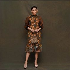 Chest Circumference.Body Length: S = 95cm Length = 105cm M = 102cm Length = 105cm XL = 106cmLength = 105cm Traditional Ikat Print Patterned Dress, Traditional Patterned Dress With Ikat Print, Traditional Batik Print Dresses, Traditional Batik Print Patterned Dresses, Traditional Batik Print Festive Dress, Bohemian Brown Dress With Batik Print, Festive Long-sleeve Batik Print Dress, Traditional Festive Dress With Batik Print, Festive Long Sleeve Batik Print Dress