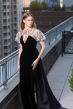 Deep V neck pointed bodice velvet collumn gown with organza train and embroidered tulle puff sleeve Black Gold Dress Long Gowns, Tulle Dress Ideas, Winter Gowns Elegant, Black Gown With Sleeves, Gowns With Short Sleeves, A Cut Dress, Black And White Evening Dress, Deep V Gown, Opera Gown