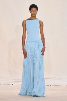 Capsule Outfits, Silk Camisole, Mod Fashion, Vogue Runway, Modern Fashion, Couture Fashion, African Fashion