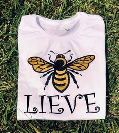 Believe Glitter T-shirt is great for any event! Crew Neck Cotton Shirt With Glitter Print, Cotton Crew Neck Shirt With Glitter Print, Queen Bee Shirt, Bee Shirt, Cocktail Art, Bee Kind, Queen Bee, Queen Bees, Graphic Tees Women