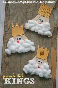 paper plate king and queen hats made out of cotton balls on a wooden board with text overlay that says, people trick kings