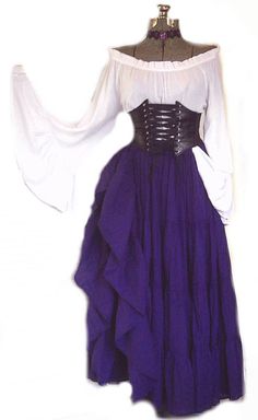 Women's Gothic Fashion, Gothic Style Fashion, L Cosplay, Gothic Type, Gothic Fashion Women, Pirate Wench, Medieval Wedding, Gothic Looks, Victorian Costume