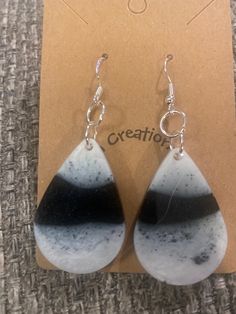 Black and white resin earrings Black Resin Drop Earrings, Casual White Drop Earrings, Handmade Black Casual Earrings, Elegant Black Resin Earrings, Handmade Casual Black Earrings, Casual Black Dangle Earrings, White Teardrop Resin Jewelry, White Resin Teardrop Jewelry, Uv Resin Jewelry