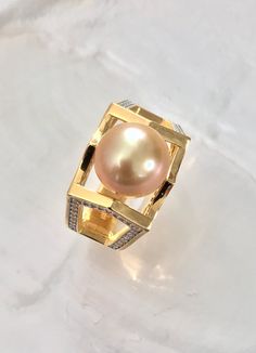 Luxury Gold Pearl Ring With High Luster, Luxury High Luster Gold Pearl Ring, Luxury Gold Rings With High Luster, Luxury High Luster Gold Rings, Luxury Gold Pearl Ring With Gemstone, Cultured Pearl Ring, Golden South Sea Pearls, Mother Of Pearl Necklace, Natural Gold