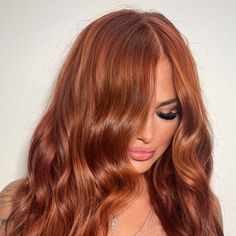 MIAMI HAIRSTYLIST HAIR EXTENSION SPECIALIST on Instagram: "LOVE THIS COLOR AND LOOK 🙏 ARE WE LOVING THIS ?!   #miamihairstylist #miamihairextensions #miamihair #ftlauderdalehairstylist #fortlauderdalehairstylist" Ginger Hair Light Skin Women, Old Money Copper Hair, Copper Red Short Hair, Copper Blonde Money Piece, 7.44 Hair Color, Auburn Extensions, Dark Gold Hair, Copper Auburn Hair Color, Copper Hair With Blonde Money Piece