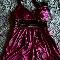 Nwot Trixxi Size M Medium 100% Polyester Material Looks Like A Reddish Purple (Took Photos In Different Lights) And Has A Black Velvet Flower Print. Cross Over V Neck Empire Waist And Neck Have Black Sash Ties Side Zipper Measurements Are Taken Laid Flat And Are Approximate Armpit To Armpit 16.25” Length From Top Of Bodice 30” Length From Empire Waist 22” Gathered “Bubble” Type Hem Bin4 Black Velvet Flower, Bubble Type, 2000s Fashion Inspiration, 2000 Clothes, Black Sash, Velvet Flower, Reddish Purple, Trixxi Dress, 2000s Clothes