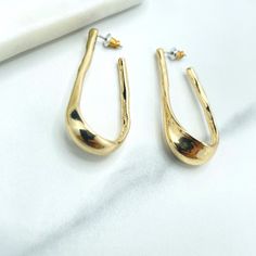 18k Gold Filled Minimalist Cuff Hoop Earrings, Modern Earrings, Minimalist Earrings, Wholesale Jewelry Making Supplies.Hoops Size:-Length: 2.2 inches | Width: 19mm Minimalist Teardrop Gold Plated Hoop Earrings, Minimalist Metal Hoop Ear Cuff, Modern Gold Small Hoop Ear Cuff, Minimalist Gold Small Hoop Wrap Earrings, Minimalist Gold Small Hoop Ear Cuff, Earrings Minimalist, Modern Earrings, Minimalist Earrings, Jewelry Making Supplies