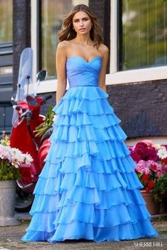 Fall 2024 | Sherri Hill Stunning Prom Dresses, Video Tiktok, Short Gowns, Perfect Prom Dress, Sweetheart Dress, Prom Girl