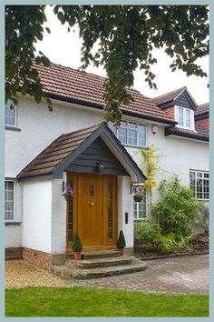 [PaidAd] Be Inspired By This Traditional 1920S Detached Home In Surrey | Ideal Home #frontporchideasuk