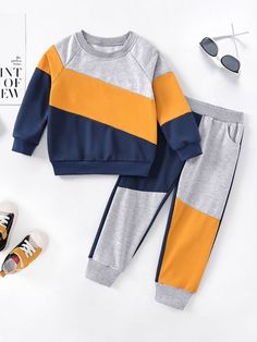 Hoddies Outfits, Fashionista Kids, Kids Dress Boys, School Uniform Kids, Raglan Sleeve Sweatshirt, Girls Party Wear, Blouse Casual Fashion, Classy Winter Outfits, Stylish Work Attire