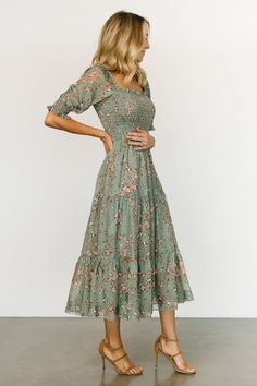 The Fabian Maxi Dress is a romantic dream! It features cute puff sleeves, and a sage watercolor botanical print! Spring Long Sleeve Dress, Women’s Boho Dresses, Dresses Long Sleeve Midi, Elegant Spring Dress, Easter Outfit Women Mid Size, Mid Sleeve Dress, Spring Women’s Outfits, Spring Wedding Dresses Guest, Women’s Midi Dresses