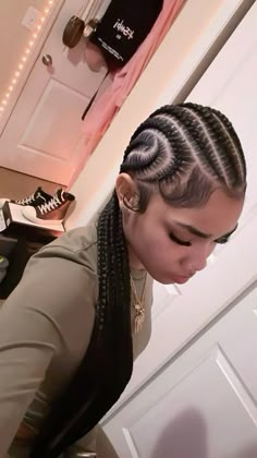 Simple Braids Styles For Black Women, Cute Feed In Braids Styles, Feed In Styles, Cute Stitch Braids, Trending Cornrows, Easy Outdoor Projects