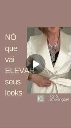 Karla Schwengber-Dicas & Inspirações on Instagram: "Uma amarração estruturada pode realmente elevar o visual, trazendo uma sensação de polidez e classe. 

Amarrações como o nó duplo ou um laço bem definido mantêm a faixa no lugar, enquanto destacam a cintura de forma elegante. 

Esse tipo de detalhe é perfeito para looks de trabalho ou ocasiões mais formais, onde a sofisticação é a chave. Comenta aí como você amarra as faixas do seus casacos!

Este vídeo fez sentido para você? Então deixa seu like e compartilha com uma amiga que vai adorar aprender este nó! 

Gostou deste conteúdo?⚜️
Segue meu perfil para mais dicas como esta 😉
.
.
.
.
💳@il_camerino_
#truquedeestilo #moda #casaco #estilofashion #consultoriadeestilo #karlaschwengber" Scarf Belt, Business Outfits, Lily, Fashion Accessories, Collar, On Instagram, Fashion Tips, Clothes