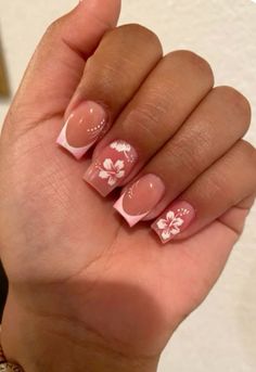 Gel Nail Ideas Short Summer, Nail Ideas Summer Flowers, Summer Themed Acrylic Nails, Nail Inspo Acrylic Holiday, Nail Inspo For Vacay, Nails For Tenerife, Dominican Republic Nail Ideas, Short Almond Nail Ideas Summer, Nail Art Designs Medium Length