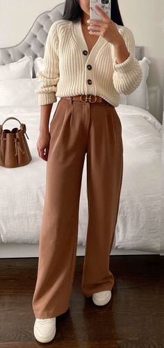 Stile Casual Chic, Fest Outfits, Trendy Fall Outfits, Brown Pants, Looks Chic