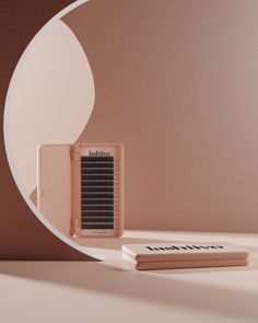 an old fashioned radio sitting on top of a table