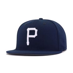 a baseball cap with the letter p on it