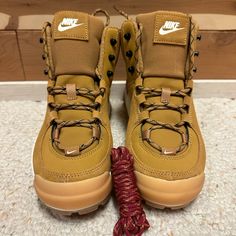 Nike City Classic Boot Womens Size 6.5 Brand New In Box Never Worn! Brown Lace-up Sneakers With Reinforced Toe, Nike Casual Low-top Hiking Boots, Nike Lace-up Hiking Boots With Vibram Sole, Nike Hiking Boots With Vibram Sole, Nike Boots With Branded Insole And Round Toe, Sporty Brown Hiking Boots With Round Toe, Casual Synthetic Hiking Boots With Round Toe, Nike Brown Low-top Boots, Brown Low-top Nike Boots