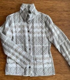 This jacket is in excellent condition. It has barely been worn. Perfect for spring. Quilted fabric, pockets. All labels in great condition. Fits medium. Burberry Jacket Women, Burberry Quilted Jacket, Light Coat, Burberry Jacket, Quilted Fabric, Grey Plaid, Vintage Burberry, Burberry Women, Utility Jacket