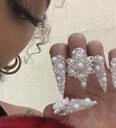 Fashion Analysis, Mel Core, Nails With Pearls, Ocean Flowers, Diva Nails, Classy Acrylic Nails, Really Cute Nails, Pearl Nails