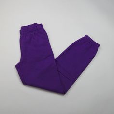 Aritzia - Tna - Fig Purple Cozy Fleece Mid-Rise Boyfriend Basic Sweatpants - Inseam 30" New With Tags - A Brand-New, Unused, And Unworn Item (Including Handmade Items) In The Original Packaging (Such As The Original Box Or Bag) And/Or With The Original Tags Attached. Material - 78% Cotton, 22% Polyester Inseam - Regular - 28", Short - 26", Tall - 30" These Are Mid-Rise Boyfriend Sweatpants With Dart Pockets And An Elastic Waist And Cuffs. They’re Made With Tna’s Cozy Fleece Premium, Midweight Fl Purple Athleisure Sweatpants For Loungewear, Purple Bottoms With Pockets For Winter, Purple Winter Bottoms With Pockets, Winter Purple Bottoms With Pockets, Purple Cotton Sweatpants For Loungewear, Purple Cotton Athleisure Pants, Casual Purple Bottoms For Winter, Casual Purple Winter Bottoms, Purple Relaxed Fit Sweatpants With Elastic Waistband