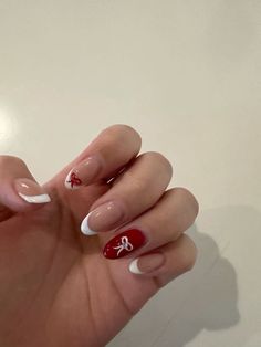 Red White Nails Short, White And Red Nail Designs, Nails Aesthetic Christmas, Aesthetic Nails Christmas, Osu Nails, Red White Nails, Aesthetic Christmas Nails, Red And White Nails, Red Christmas Nails